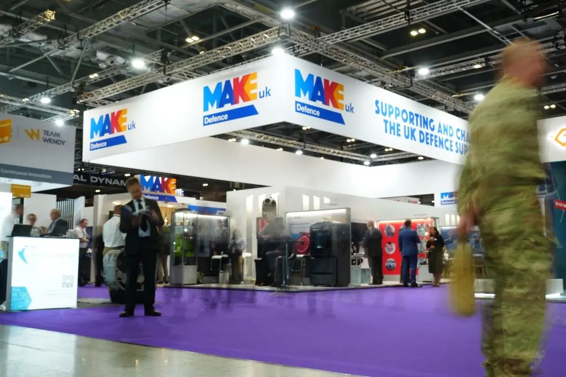 make uk defence banner new