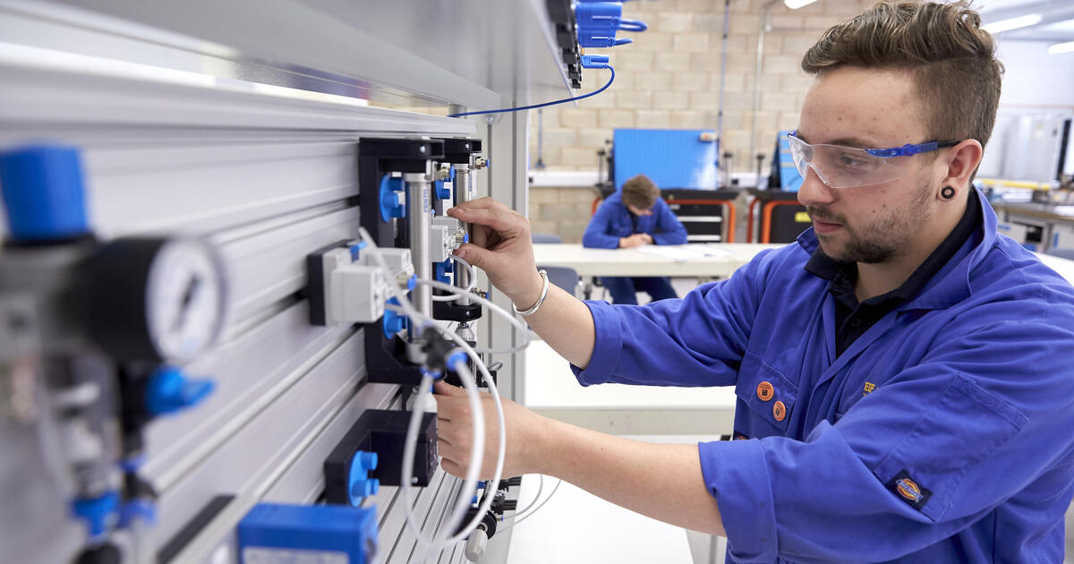 Smart Engineering for a Sustainable Future: How T Levels can help future-proof your workforce